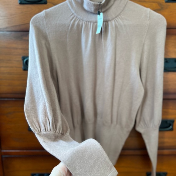 Express NWT BEIGE High Ribbed Blouson Sleeve Turtleneck Sweater XS - Picture 7 of 8